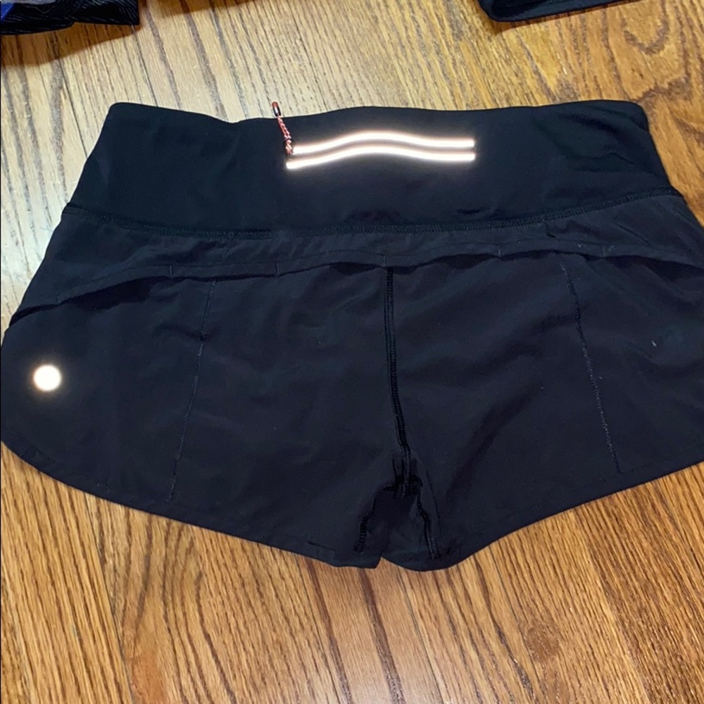 Lululemon speed up shorts size 6! Excellent cond.